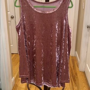 New never worn Velour cold shoulder top.
